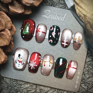 Handpainted Christmas Tree-Snowman-Snowflake/Chasing Light Cat Eye Presson|Handmade Nail Art|Reusable Glue on|Gift for Her|Cute|Holiday