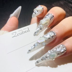 Real Mica-Opal-Baroque Pearl/Silver Glitter Cat Eye/Rhinestone Presson Nail|Handmade Fake Nail|Reusable|Gift for Her|Prom|Elegent|Wedding