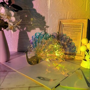 3D wenskaart van de pauw van de regenboog | Handgemaakte 3D-dierenwenskaart | Lichtreflectie Kleurrijke wensen | Peacock-wenskaart.