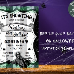 Könnte beinhalten: Eine druckbare Einladungsvorlage für eine Beetlejuice- oder Halloween-Mottoparty. Die Einladung hat einen schwarz-weiß gestreiften Hintergrund mit grünen Akzenten, ein Cartoon-Bild von Beetlejuice und den Text "It's Showtime!" und "Sebastian's 15th Birthday!"
