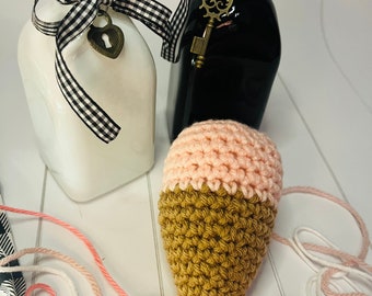 Small Ice Cream Cone in beige and baby pink