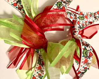 De Grinch-haarscrunchie met kerstlint. Cadeau voor Grinch-fans. Cadeau voor vrouwen en meisjes. Handgemaakt onder de 20,00.