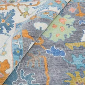 Hand-Knotted Oushak Area Rug – Light Blue & Ivory Turkish Wool Carpet – Vintage Style Boho Floor Decor Perfect for Indoor use