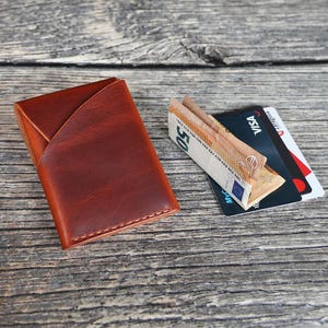 Cartera minimalista de cuero marrón para tarjetas de crédito / Cuero Badalassi italiano hecho a mano / Diseño delgado para el uso diario de los hombres