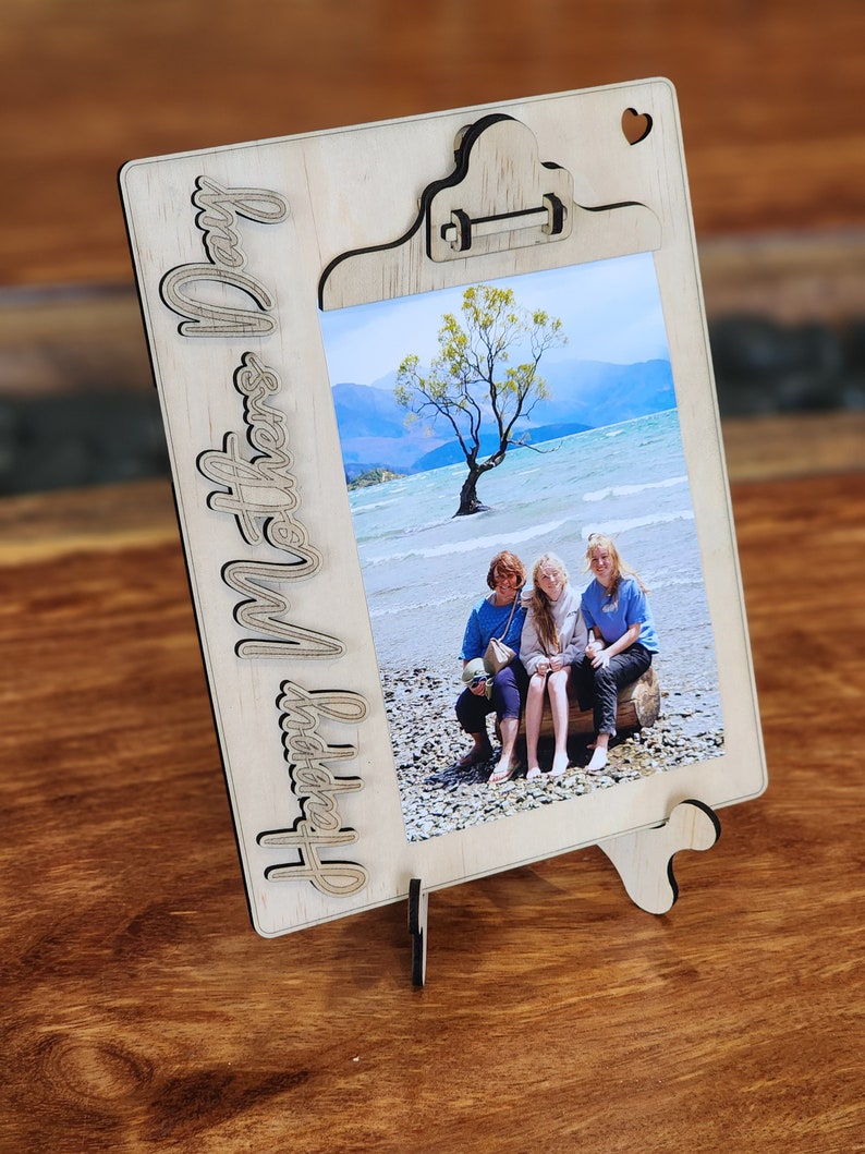 APPUNTI PER LA FESTA DELLA MAMMA Regalo per esposizione di foto con clip funzionante 2 taglie Incluso cavalletto pieghevole. appunti Glowforge, file in formato SVG tagliato al laser immagine 6