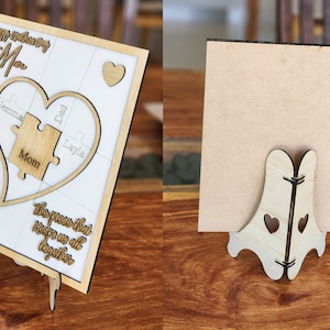 Espositore per puzzle per la festa della mamma con grande cavalletto pieghevole (con cerniera) incluso! Regalo per la festa della mamma, file vettoriale in formato SVG con taglio laser Glowforge.