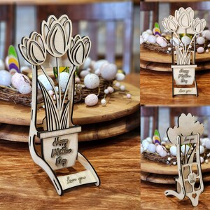 EKSPOZYCJA NA DZIEŃ MATKI Prezent ze stojakiem - 3 x Tulipany w doniczce - Wesołego Dnia Matki - Glowforge, svg Prezent na Dzień Matki