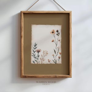 Stampa floreale rustica, effetto carta invecchiata, arte murale marrone cachi, decorazione vintage in carta strappata, arte floreale vintage, stampa digitale di fiori lavati