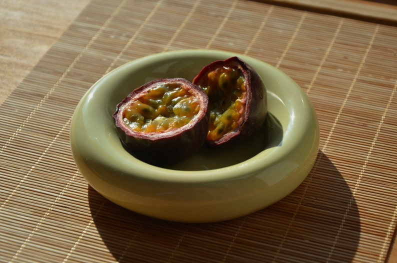 handmade ceramic mini chunky plate / ashtray / palo Santo plate in buttery yellow color zdjęcie 3