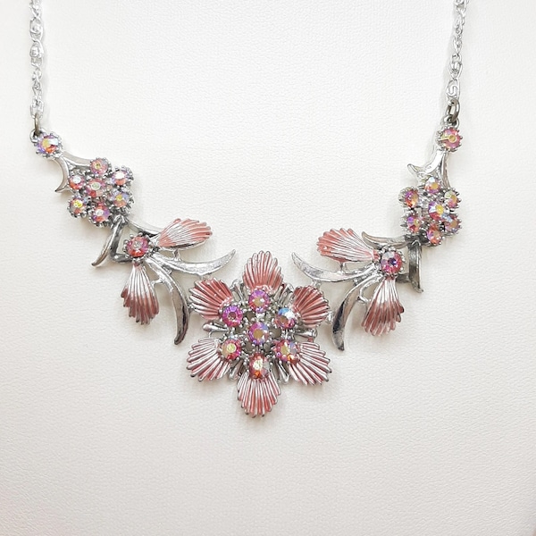 collier vintage fleur aurore rose et ton argent