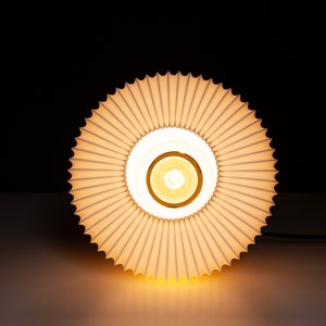 Tafellamp ORB MEDIUM witte lamp bureaulamp voor woonkamer bedlampje voor slaapkamer unieke lamp verlichting voor moderne woninginrichting afbeelding 6