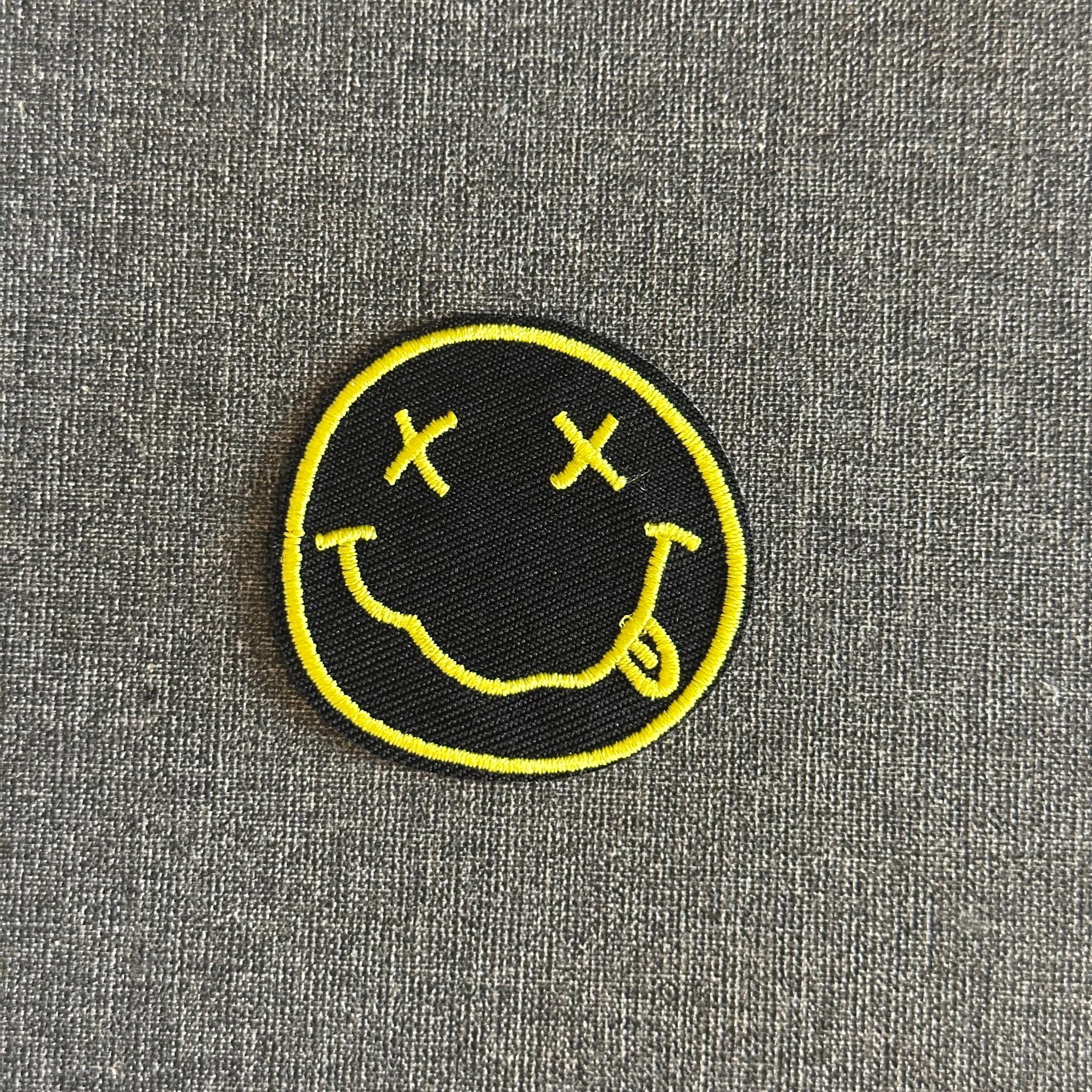 Nirvana smile - Etsy 日本