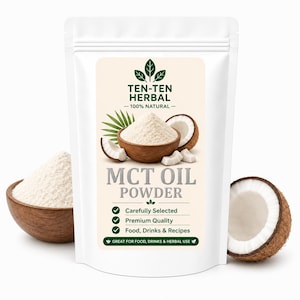 Peut inclure: Un sachet blanc refermable de poudre d'huile MCT Ten-Ten Herbal. L'étiquette présente un bol en bois rempli de poudre blanche, des morceaux de noix de coco et des icônes de feuilles vertes. Le texte indique 100% Natural, Premium Quality et plus.