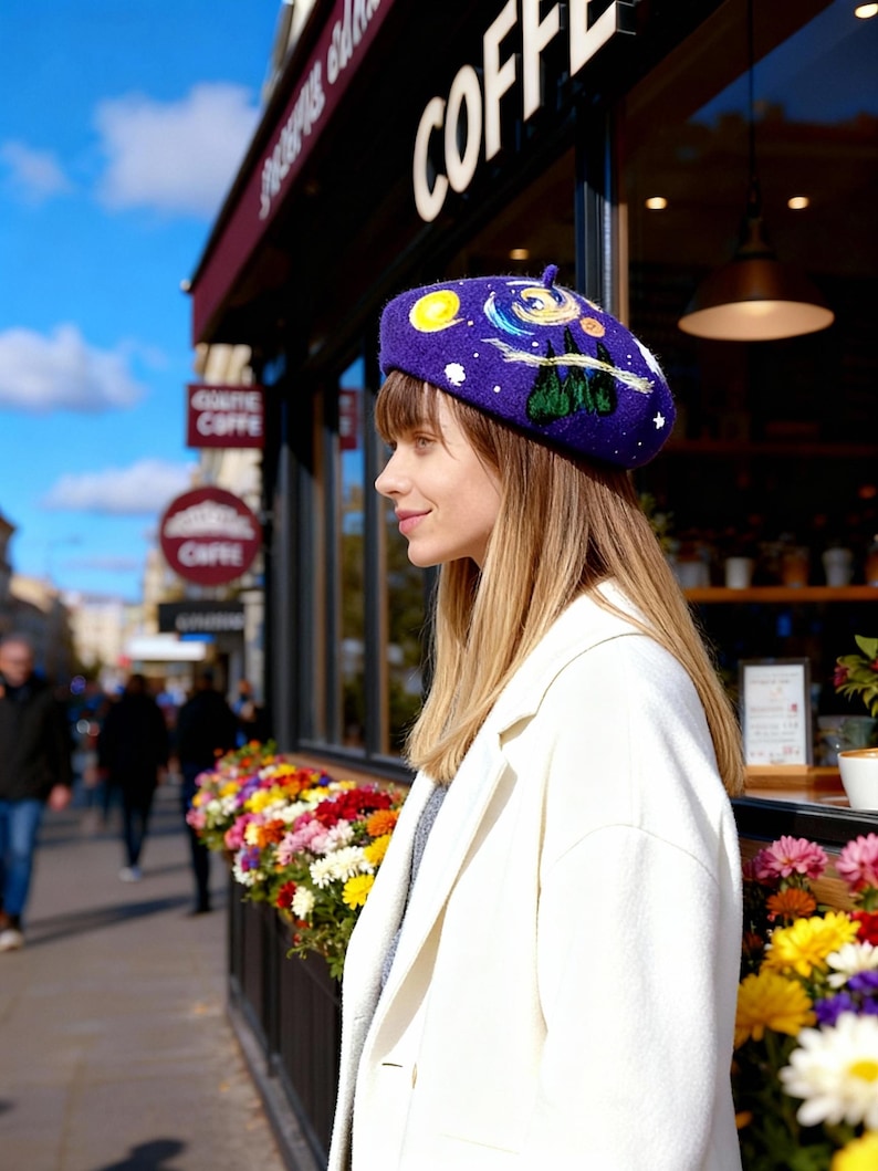 Berretto in feltro di lana fatto a mano con design galassia spaziale blu / Capo di tendenza all'avanguardia / Accessorio di moda unico / Cappello cosmico personalizzato immagine 14