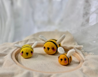 Wool Bee Needle Felted Ornament | Handmade Christmas Gift for Bee Keepers | Unique Holiday Decor | Personalized Stocking Stuffer