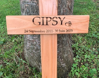 Croix commémorative / du souvenir / funéraire en bois