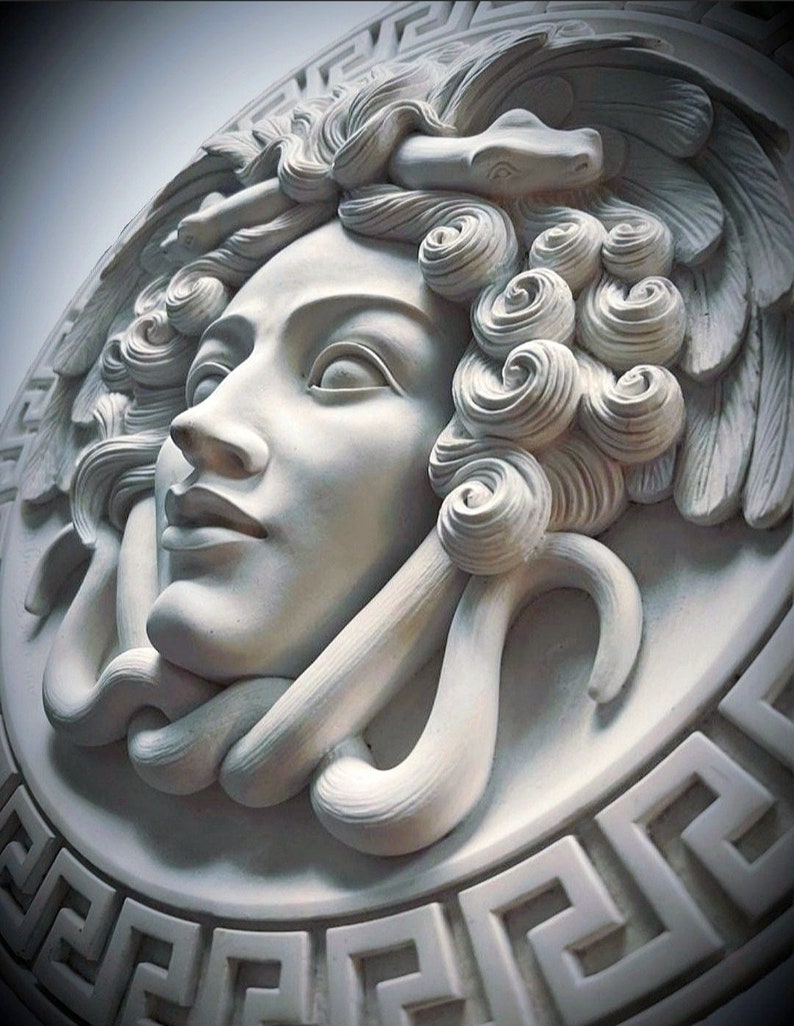 Medusa Relieve Estatua Busto yeso Figura griega Mitología Atenea Historia del Arte Versace Escultura abstracta Mitos 3 d modelo Wall Deco pared del hogar imagen 3