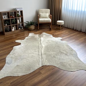 Gray Cowhide Rug – Genuine Brazilian Leather – Hypoallergenic, Hand-Selected – Free Express Shipping 6.7x8.2 ft – 205x250cm