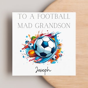 Carte d'anniversaire personnalisée de petit-fils fou de football | football | couleurs vives | carré brillant | ajouter un nom | pour lui | joueur de sport | jeu d'équipe