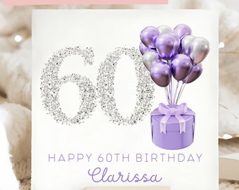 Gepersonaliseerde 60e verjaardag zilveren glitterkaart, vrouwelijke 60e verjaardagskaart, vrouw paarse zestigste verjaardagskaart, She Is Sixty-kaart, 60 jaar