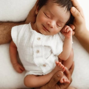 Kombinezon niemowlęcy w kolorze kości słoniowej, ubranko dla noworodka, prezent na chrzest, prezent na baby shower, rekwizyty do fotografii