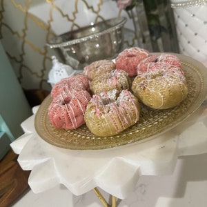 Biscoitos de tâmara mamoul modernos rosa, biscoitos árabes, biscoitos do Ramadã, biscoitos Eid, biscoitos árabes de Páscoa, lembrancinhas Eid, biscoitos extravagantes de mamool