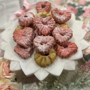 Biscoitos de tâmara mamoul modernos rosa, biscoitos árabes, biscoitos do Ramadã, biscoitos Eid, biscoitos árabes de Páscoa, lembrancinhas Eid, biscoitos extravagantes de mamool