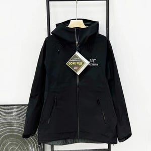 Vintage Pre-Owned Arc&#39;teryx Beta AR Jacket – Waterproof, Gore-Tex, Hiking