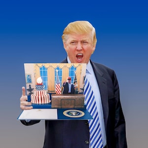Pop-up gelukkige verjaardagskaart van president Donald Trump met stem, licht en geluid van Trump - inclusief verjaardagsbericht van Trump - leuk cadeau