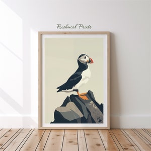 Póster de frailecillo sobre una roca, ave acuática británica, arte mural moderno de mediados de siglo, póster de aves, ave marina, descarga digital, arte mural imprimible