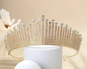 Schöne königliche funkelnde Braut Tiara