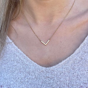 Collier triangle ouvert / Collier à breloques / Collier simple délicat / Gold Filled, chaîne en argent sterling / Style moderne / Cadeau pour elle image 1