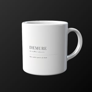 DEMURE PNG La subtile reine de l'ombre - Jouer avec le monde, comme un chat faisant semblant de ne pas l'intéresser