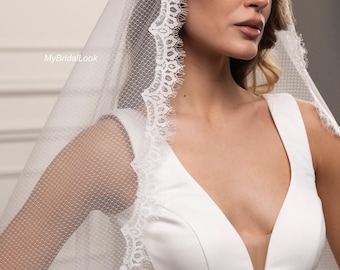 Ivory Mantilla Veil with Scalloped Eyelash Lace