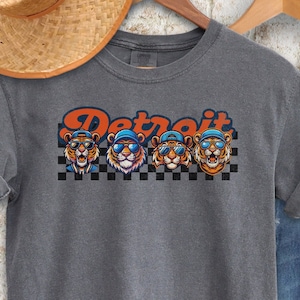 Camisa de béisbol de Detroit, regalo de camiseta gráfica de los Tigres para ella, ropa del día de apertura de los Tigres retro, equipo deportivo del día del juego, camiseta de tigre de dibujos animados vintage