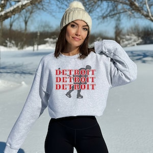 Detroit Hockey Player Crewneck, Red Wings Ice Hockey Sweatshirt, Vintage Hockey Sweater, Retro Detroit Hockey Shirt, Hockey Fan Gear