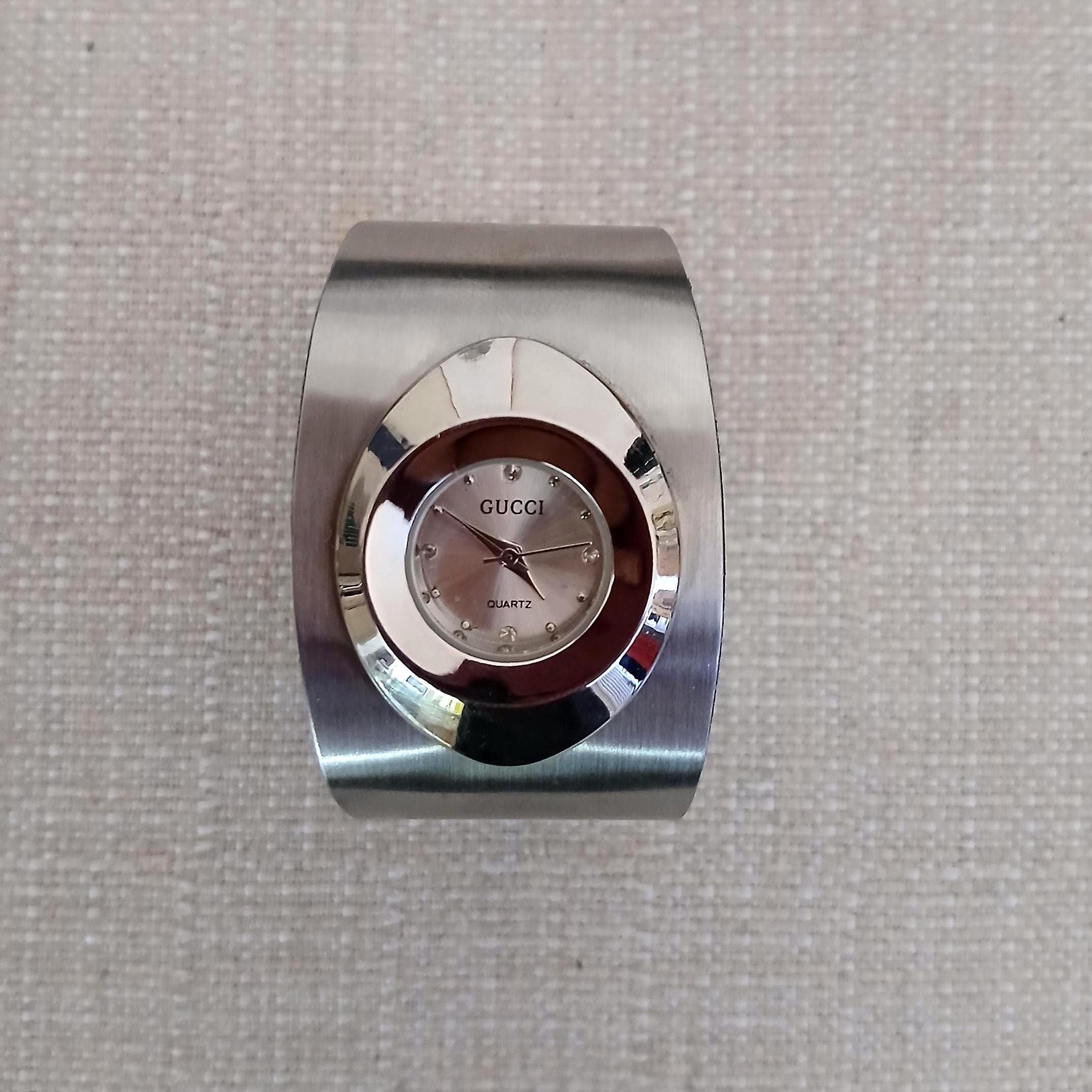 GUCCI Vintage Twirl Watch Silver Steel Bracelet Style - Etsy display picture 3