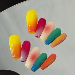 Colorful Gradient Ombré Fake Nails | Reusable & Durable | Vibrant Press-On Nails