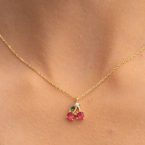 Colgante de cereza chapado en oro de 14 quilates: collar de plata 925 hecho a mano