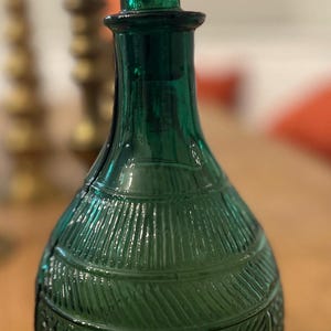 Vintage Emerald Green Glass Decanter with Stopper – Mid-Century Textured Barware Bottle
