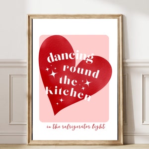 Dancing Round The Kitchen Poster Subtile Taylor Zitat Trendige Kunst Wohnheim Raum Dekor Rosa Druck Swiftie Geschenk Merch printable 85