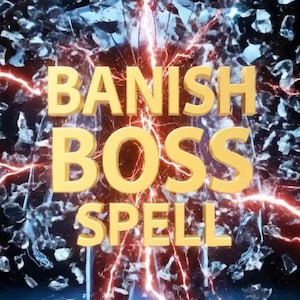 Op de afbeelding: Digitaal kunstwerk met een figuur die uit elkaar valt met scherven en bliksem. De woorden "BANISH BOSS SPELL" staan in gouden blokletters. De achtergrond is donker met blauwe en rode accenten.