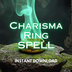 Könnte beinhalten: Digitales Bild mit dem Text "CHARISMA RING SPELL" in leuchtendem Weiß. Ein goldener Ring liegt auf einem moosbewachsenen Felsen, mit grünem Rauch. Der Text "INSTANT DOWNLOAD" ist unten zu sehen.