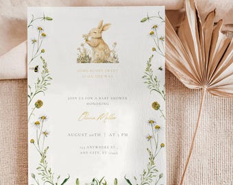 Invitación para baby shower con tema de conejito en camino, plantilla de invitación con tema de conejito de flores silvestres, baby shower de niña, invitación para fiesta temática de conejito