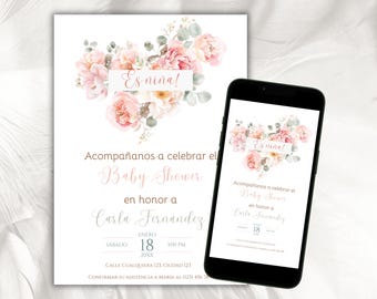 Può includere: Un invito a una festa di baby shower floreale rosa e verde con il testo "Es nina!" e "Acompañanos a celebrar el Baby Shower en honor a Carla Fernandez". L'invito include la data, l'ora e il luogo dell'evento.