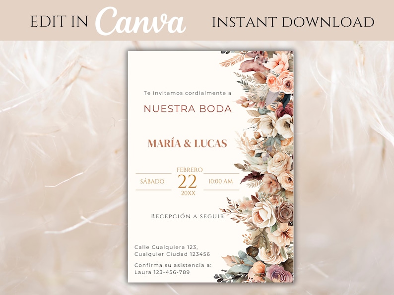 K&ouml;nnte beinhalten: Eine Hochzeitseinladung mit einem floralen Design in Beige-, Pfirsich- und Braunt&ouml;nen. Der Text lautet "Te invitamos cordialmente a NUESTRA BODA MARIA & LUCAS SABADO FEBRERO 22 10:00 AM 20XX RECEPCI&Oacute;N A SEGUIR Calle Cualquiera 123. Cualquier Ciudad 123456 Confirma su asistencia a: Laura 123-456-789"