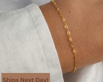 14k Solid Gold Heart Chain Bracelet • Real 585 Gold • Delicate Heart Link Bracelet • Minimal Gold Jewelry • Gift for Her