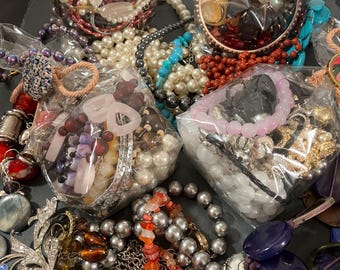 Kiloweise Mystery Schmuck günstig 500g bis 1 kg Konvolut Box 80er & 90er Vintage, Überraschungsbox, Schmuckglas Set Tüte Jewelry Jar