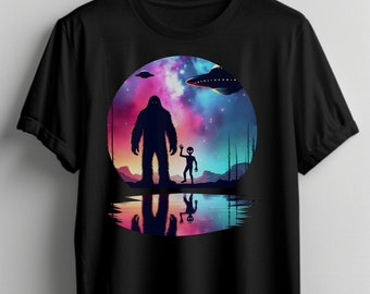 Bigfoot Alien Comfort Colors Shirt : Outdoor Abenteuer Tee