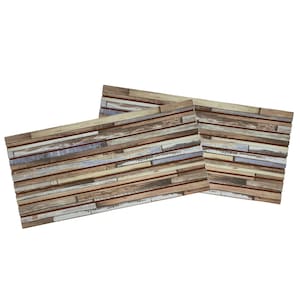 Op de afbeelding: Twee stukken houten lambrisering met een rustiek houten planken ontwerp. De planken zijn in tinten bruin, beige en blauw.
